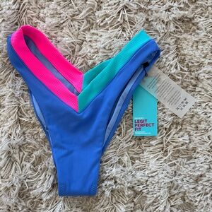 OneOne NWT Jesse bikini bottom in the Bondi  Size Small